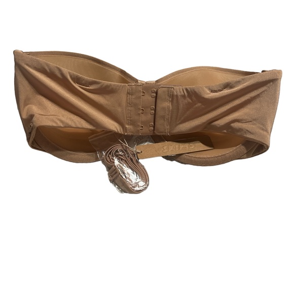 SKIMS Weightless Strapless Bra | Color: Clay | NEW/NWT!!🖤 - Picture 10 of 13